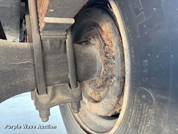 image for item EM6050 2006 Nissan UD2600 box truck