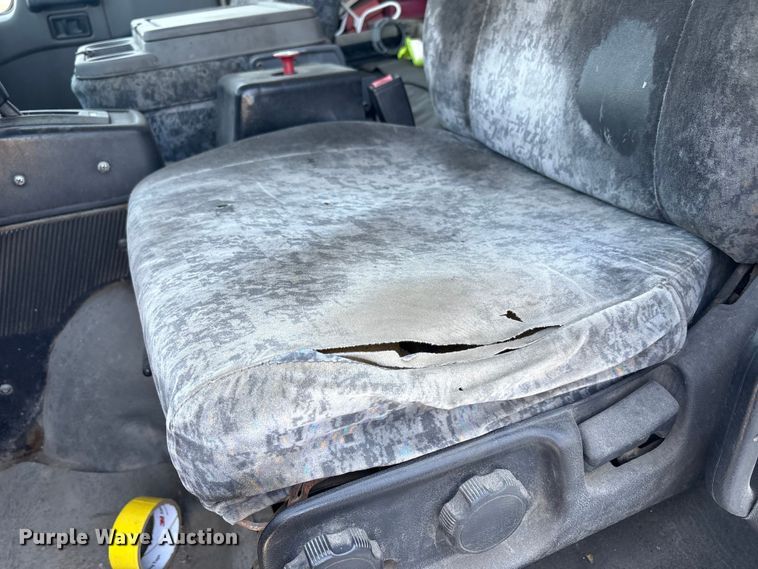 image for item EM6050 2006 Nissan UD2600 box truck