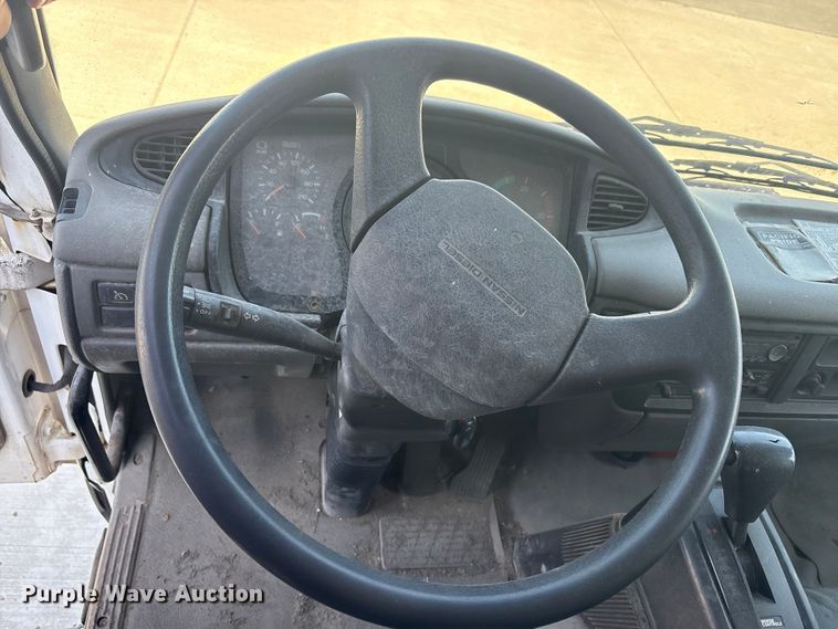 image for item EM6050 2006 Nissan UD2600 box truck