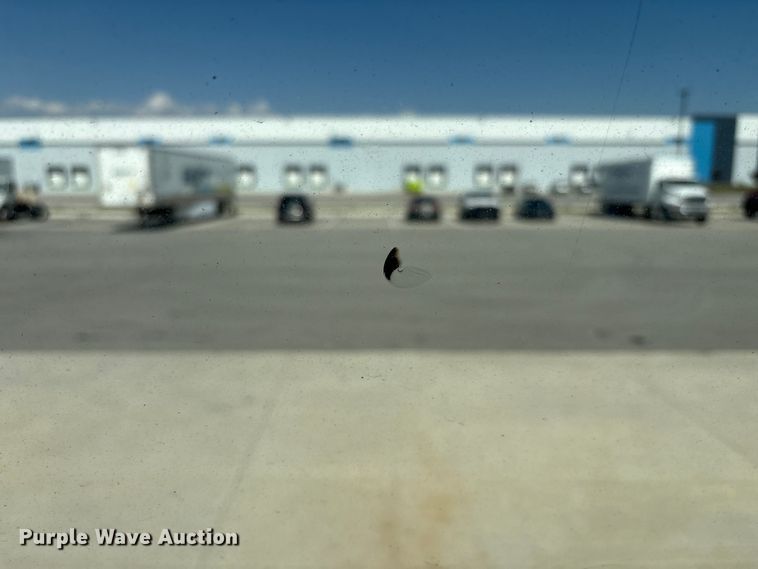 image for item EM6050 2006 Nissan UD2600 box truck