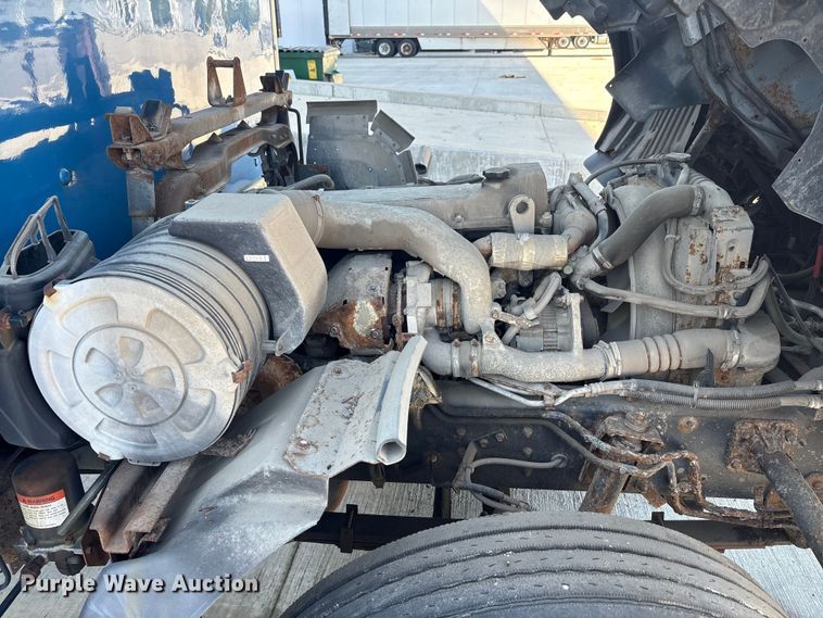 image for item EM6050 2006 Nissan UD2600 box truck