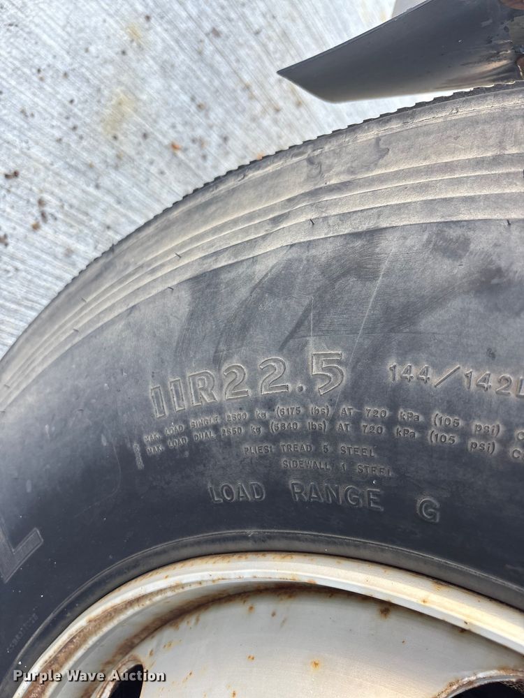 image for item EM6050 2006 Nissan UD2600 box truck