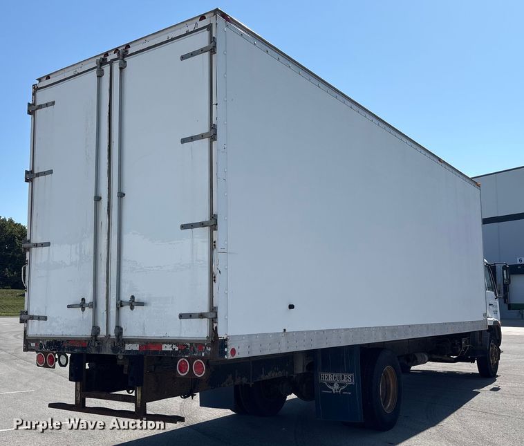 image for item EM6051 2007 Nissan  UD2600 box truck