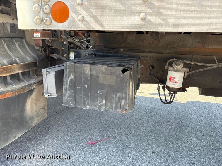 image for item EM6051 2007 Nissan  UD2600 box truck