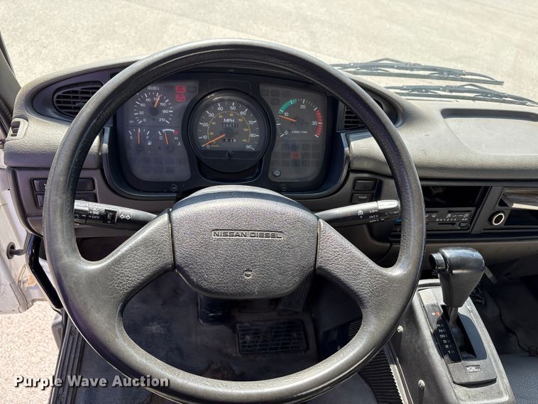 image for item EM6051 2007 Nissan  UD2600 box truck