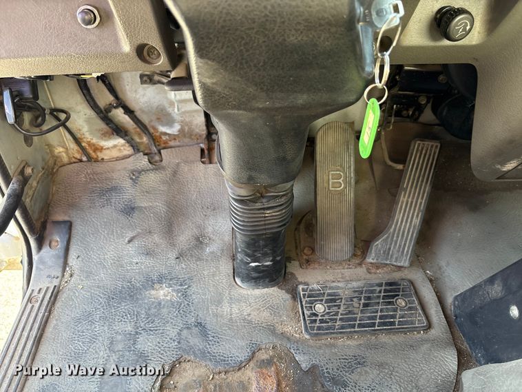 image for item EM6051 2007 Nissan  UD2600 box truck