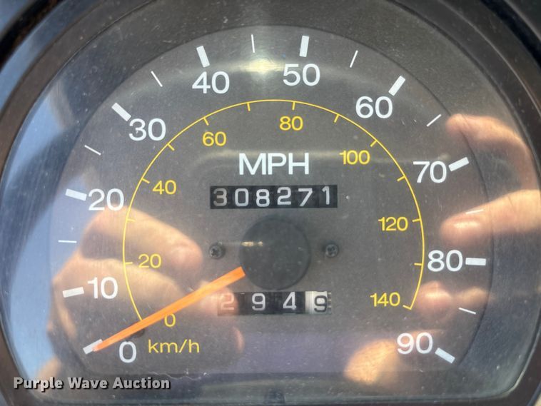 image for item EM6051 2007 Nissan  UD2600 box truck