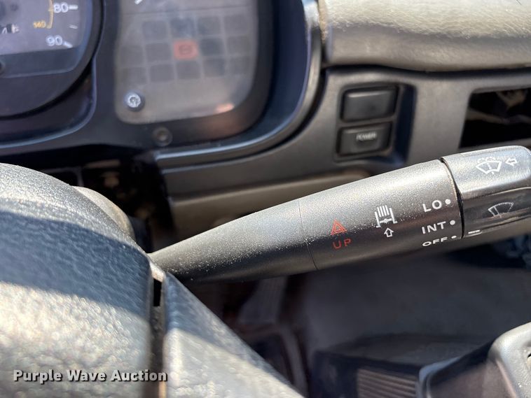 image for item EM6051 2007 Nissan  UD2600 box truck