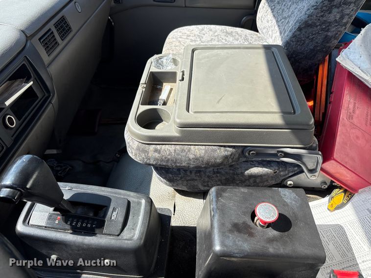 image for item EM6051 2007 Nissan  UD2600 box truck