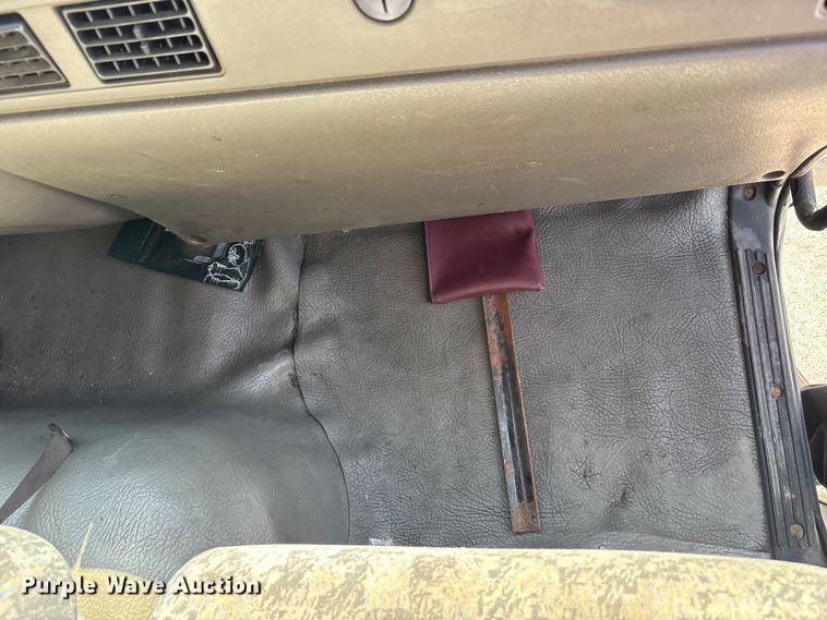 image for item EM6051 2007 Nissan  UD2600 box truck