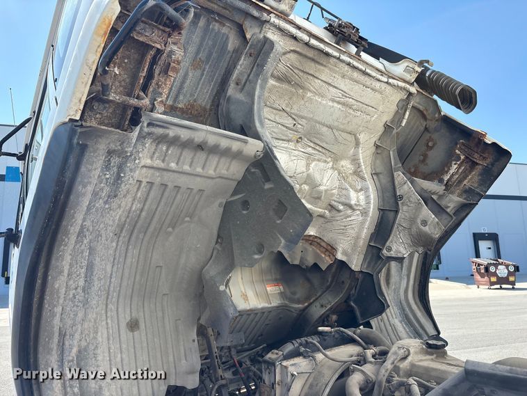 image for item EM6051 2007 Nissan  UD2600 box truck