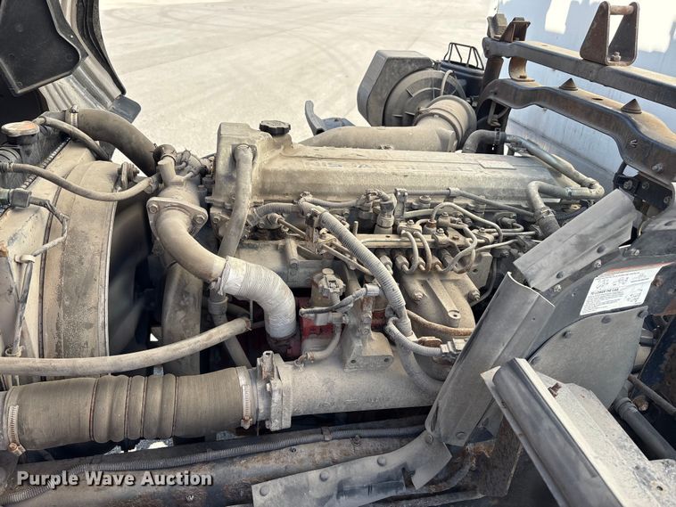 image for item EM6051 2007 Nissan  UD2600 box truck