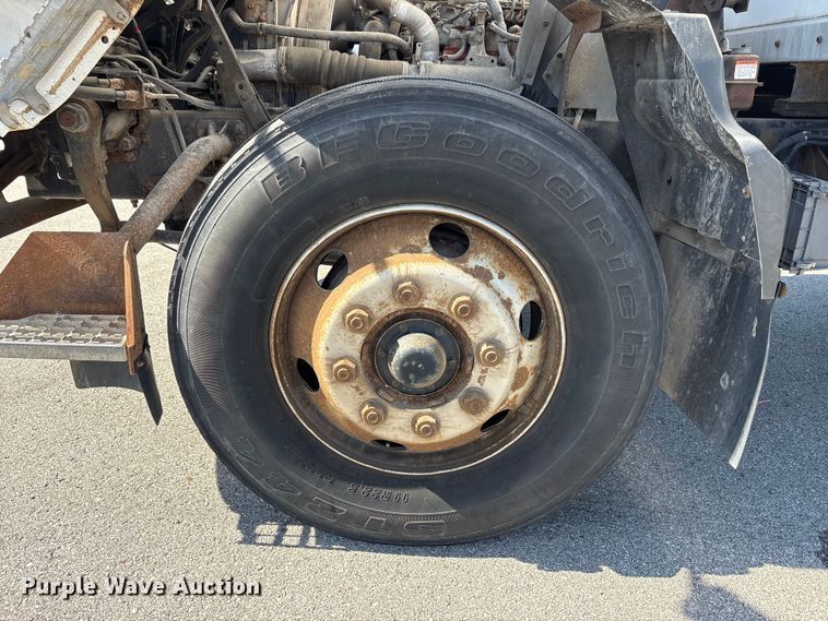 image for item EM6051 2007 Nissan  UD2600 box truck