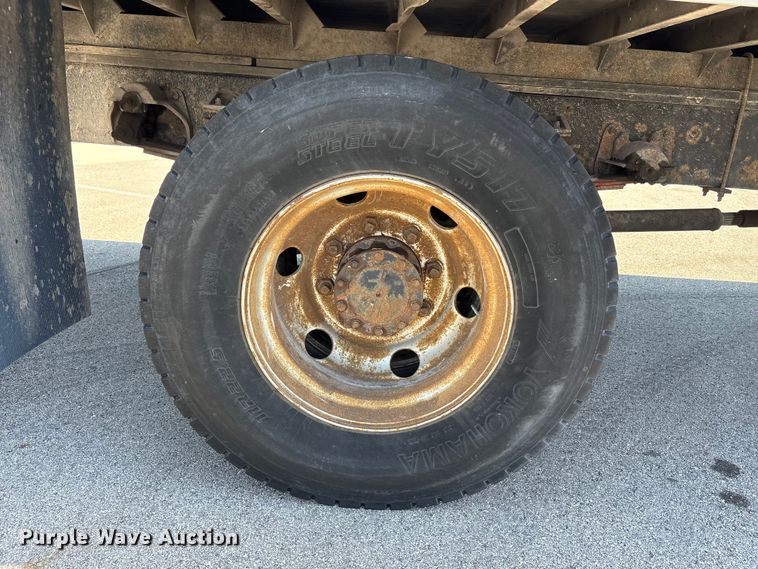 image for item EM6051 2007 Nissan  UD2600 box truck