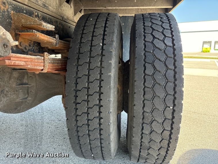 image for item EM6051 2007 Nissan  UD2600 box truck