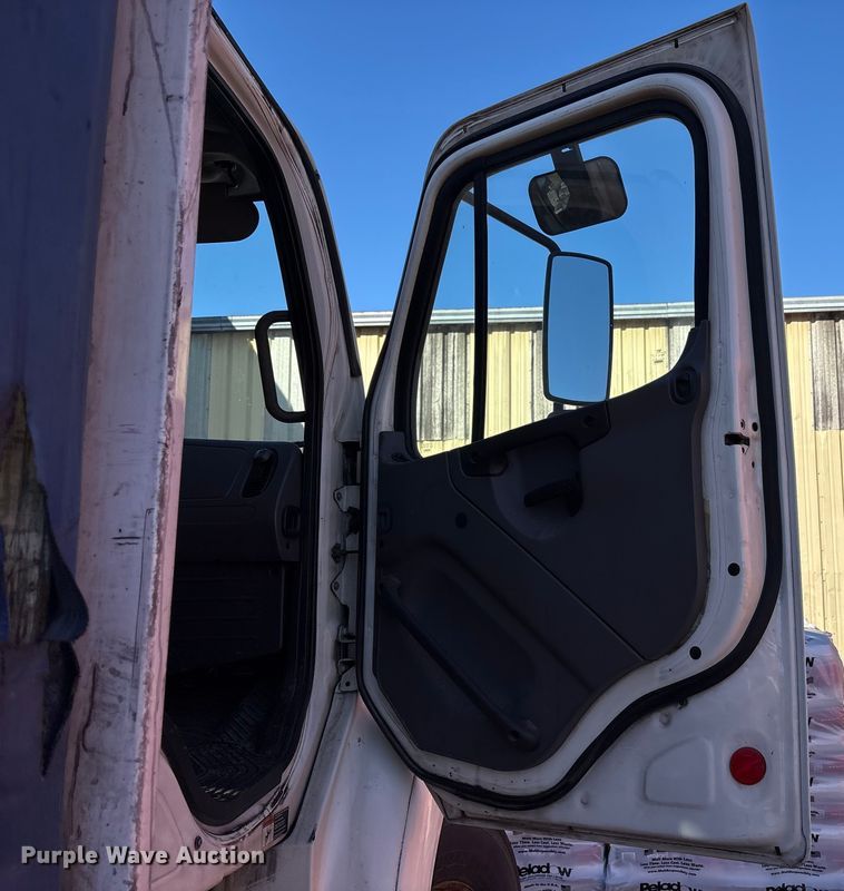 image for item EM6106 2014 Freightliner M2 112 side curtain box truck  