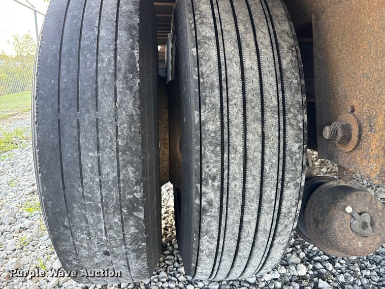 image for item EM6115 2004 Great Dane 7411TP-101AL dry van trailer