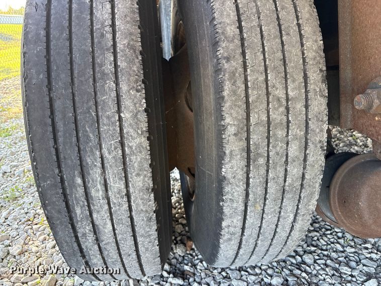 image for item EM6116 2004 Great Dane 7411 TP101AL dry van trailer