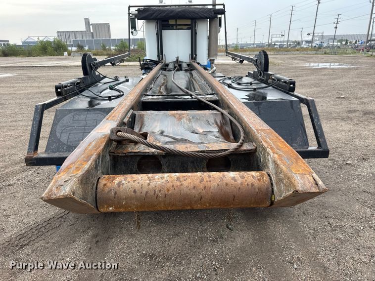 image for item EM8403 1989 Peterbilt 378 roll-off container truck