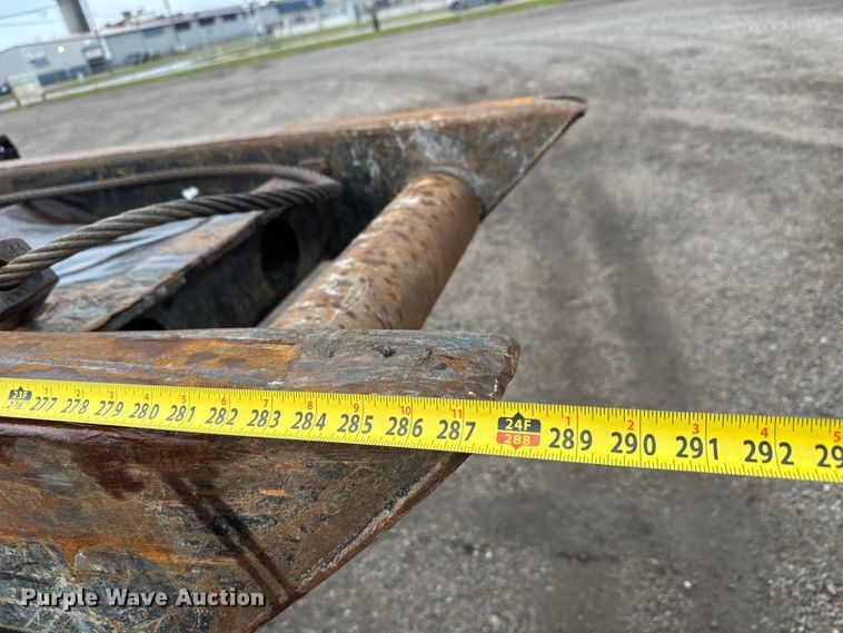 image for item EM8403 1989 Peterbilt 378 roll-off container truck