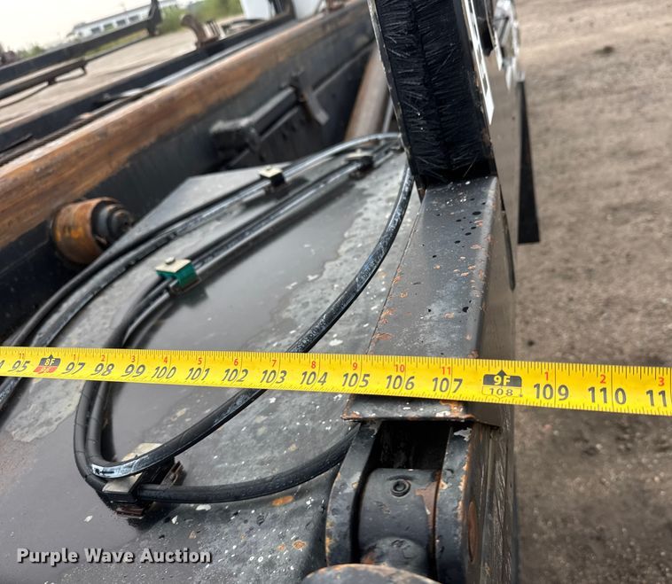 image for item EM8403 1989 Peterbilt 378 roll-off container truck