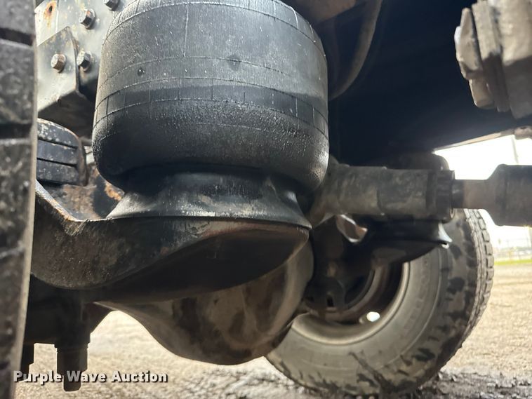 image for item EM8403 1989 Peterbilt 378 roll-off container truck