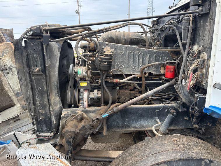 image for item EM8403 1989 Peterbilt 378 roll-off container truck