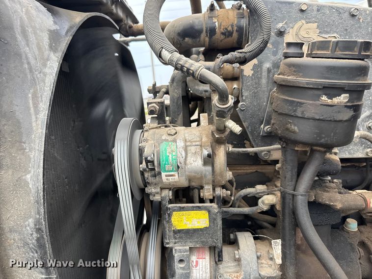 image for item EM8403 1989 Peterbilt 378 roll-off container truck