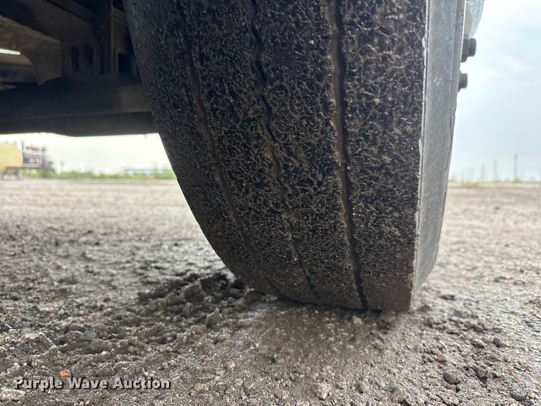 image for item EM8403 1989 Peterbilt 378 roll-off container truck