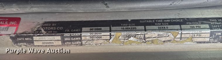 image for item EM8403 1989 Peterbilt 378 roll-off container truck