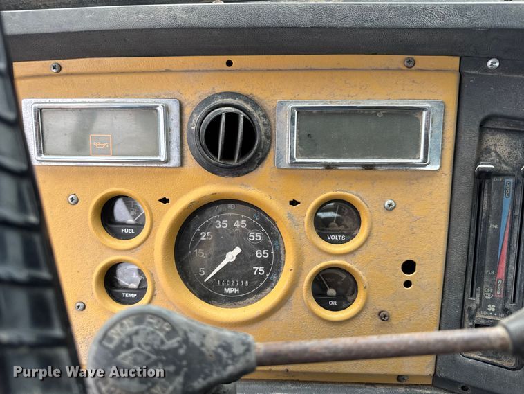 image for item EM8404 1992 Ford LNT8000 truck cab and chassis