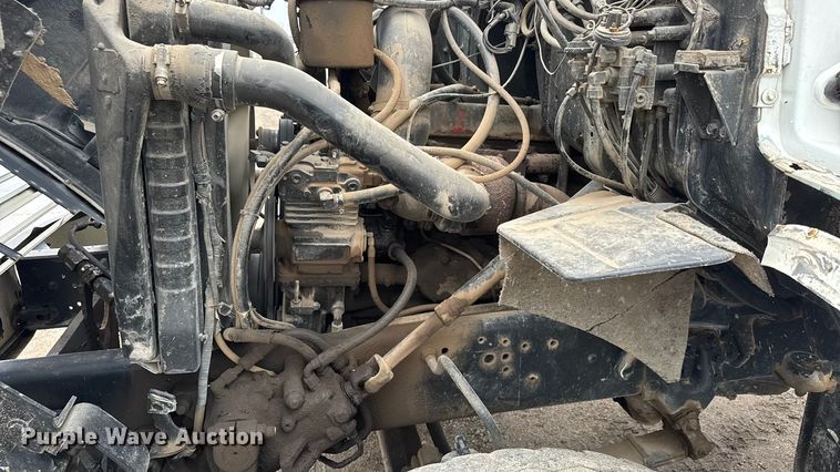 image for item EM8404 1992 Ford LNT8000 truck cab and chassis