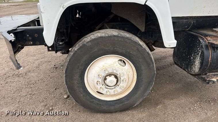 image for item EM8404 1992 Ford LNT8000 truck cab and chassis