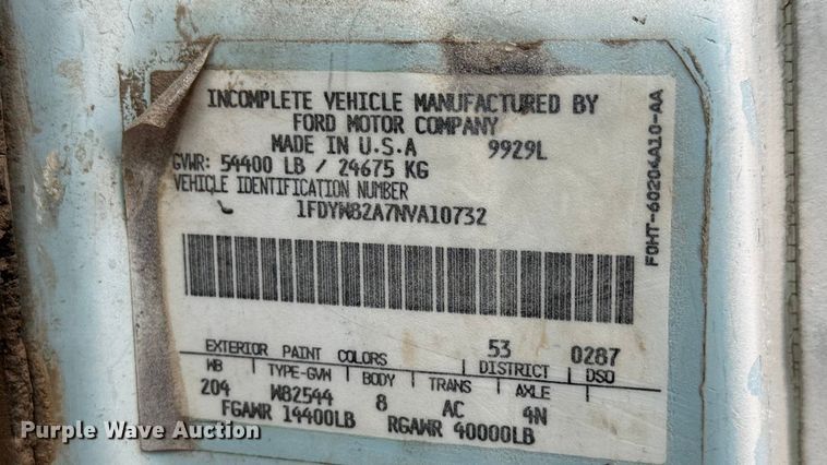 image for item EM8404 1992 Ford LNT8000 truck cab and chassis