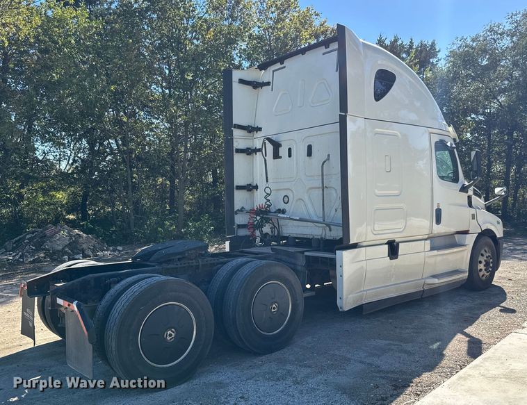 CAMIóN CAMAROTE 2018 FREIGHTLINER