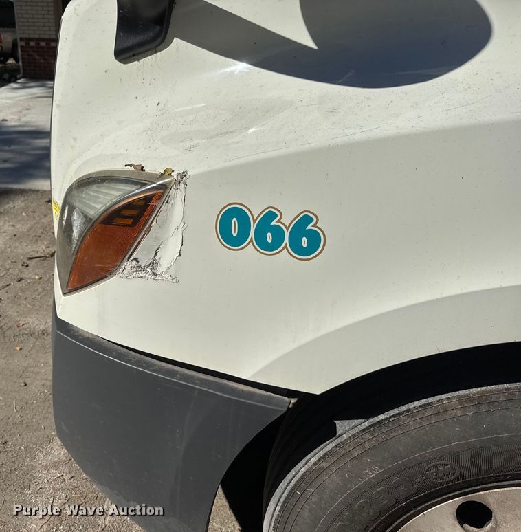 image for item EM8445 2018 Freightliner Cascadia semi truck