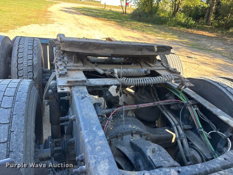 image for item EM8445 2018 Freightliner Cascadia semi truck