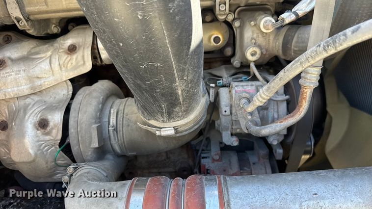 image for item EM8445 2018 Freightliner Cascadia semi truck