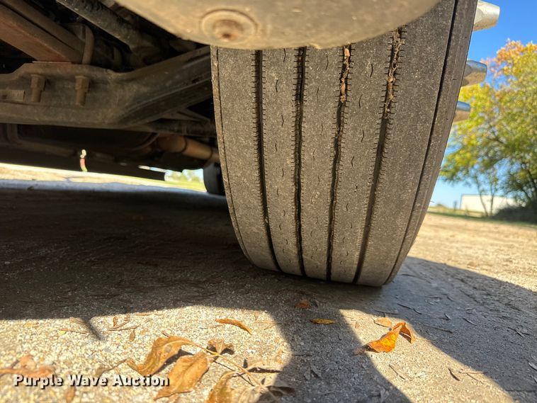 image for item EM8445 2018 Freightliner Cascadia semi truck