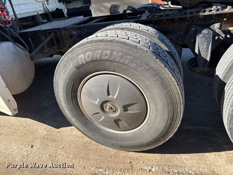 image for item EM8445 2018 Freightliner Cascadia semi truck