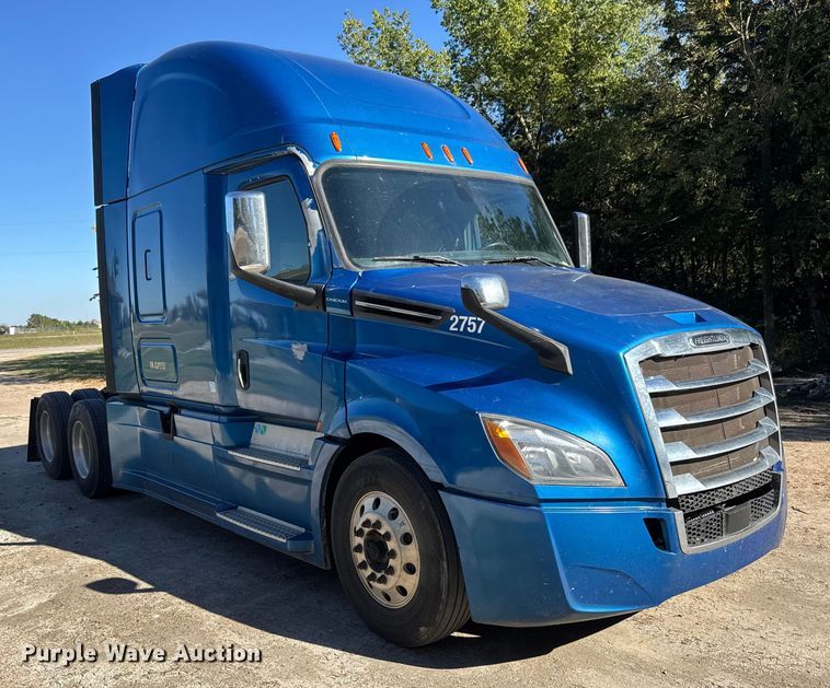 CAMIóN CAMAROTE 2018 FREIGHTLINER