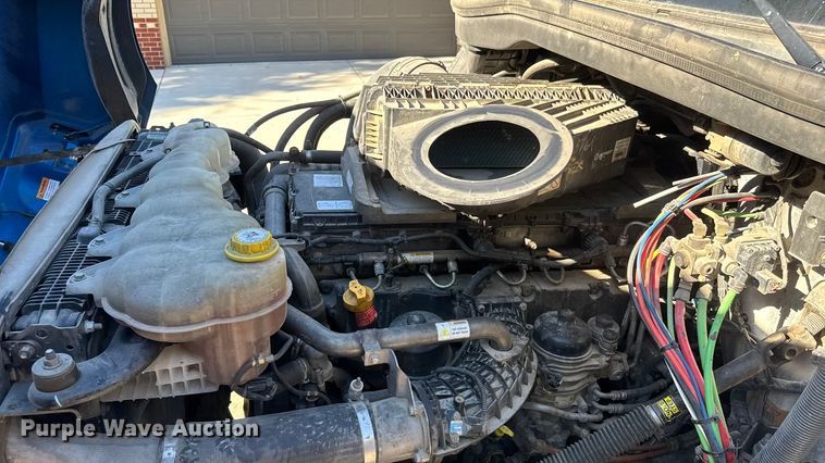 image for item EM8446 2018 Freightliner Cascadia semi truck