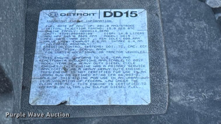 image for item EM8446 2018 Freightliner Cascadia semi truck