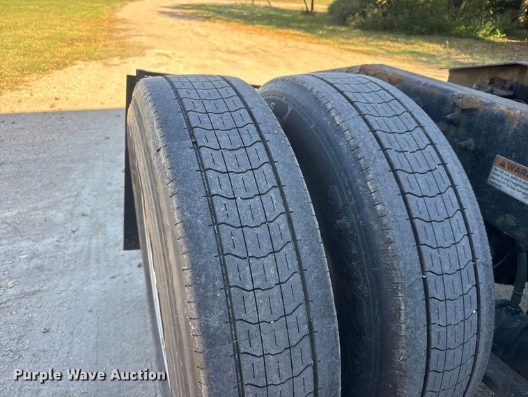 image for item EM8446 2018 Freightliner Cascadia semi truck