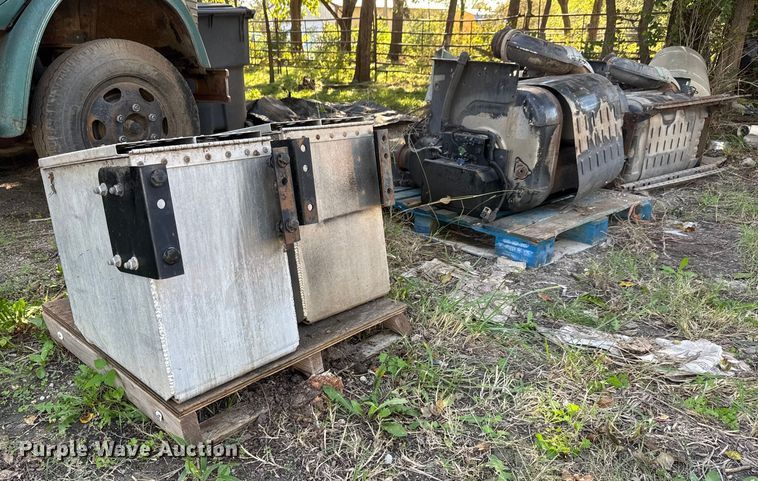 image for item EM8447 Truck parts