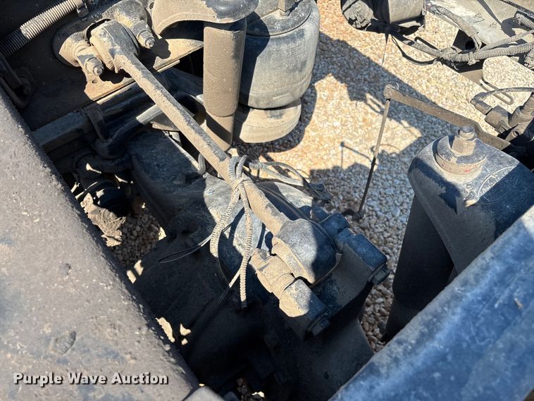 image for item EN5524 2008 Peterbilt 388 semi truck