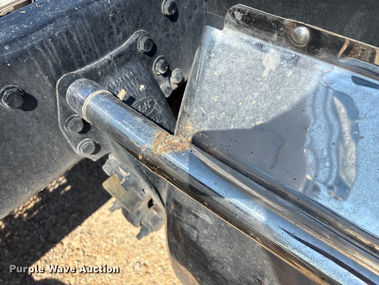 image for item EN5524 2008 Peterbilt 388 semi truck