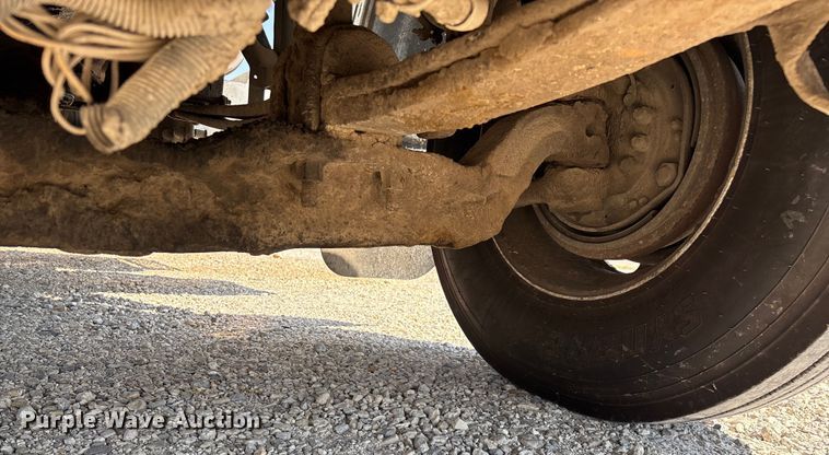 image for item EN5524 2008 Peterbilt 388 semi truck