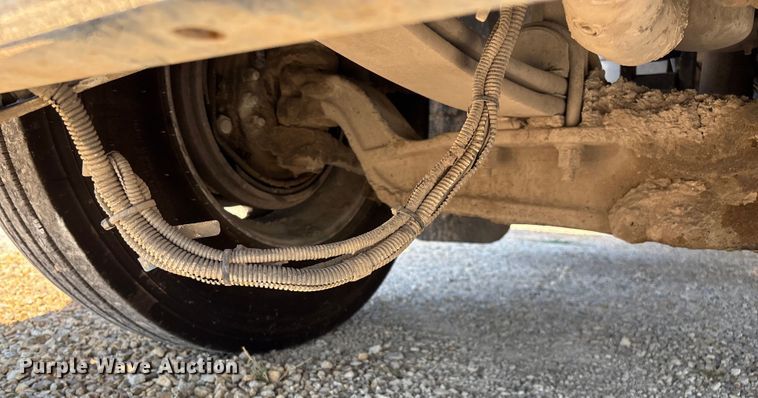 image for item EN5524 2008 Peterbilt 388 semi truck