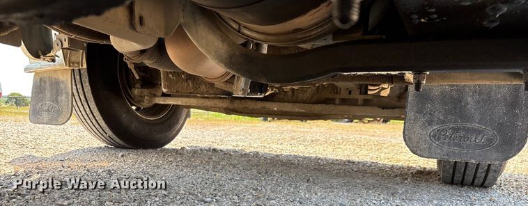 image for item EN5524 2008 Peterbilt 388 semi truck